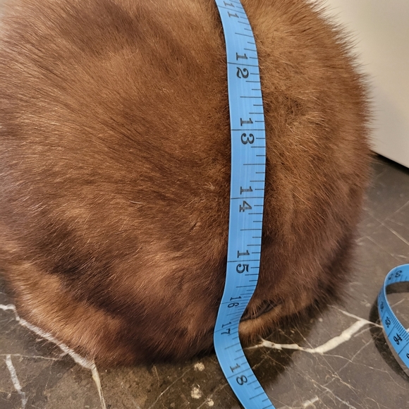 Fur hat hand made for EATON - Picture 12 of 17